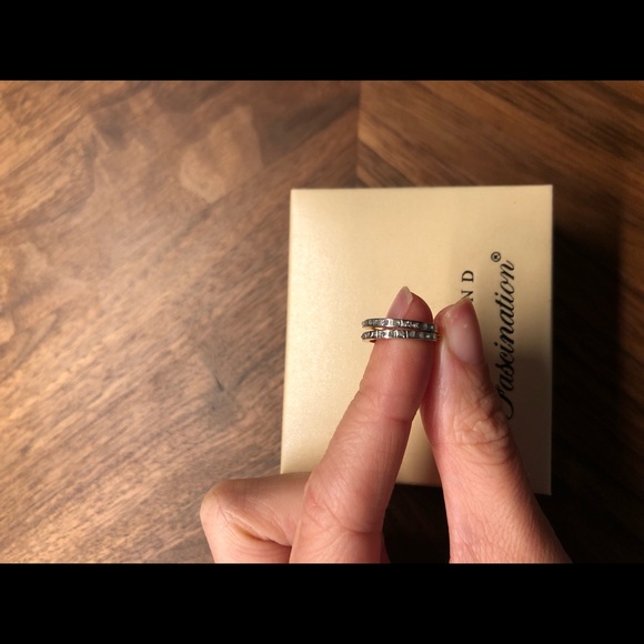 ❌SOLD❌ 10k Gold Hoop Diamond earrings - Picture 5 of 6